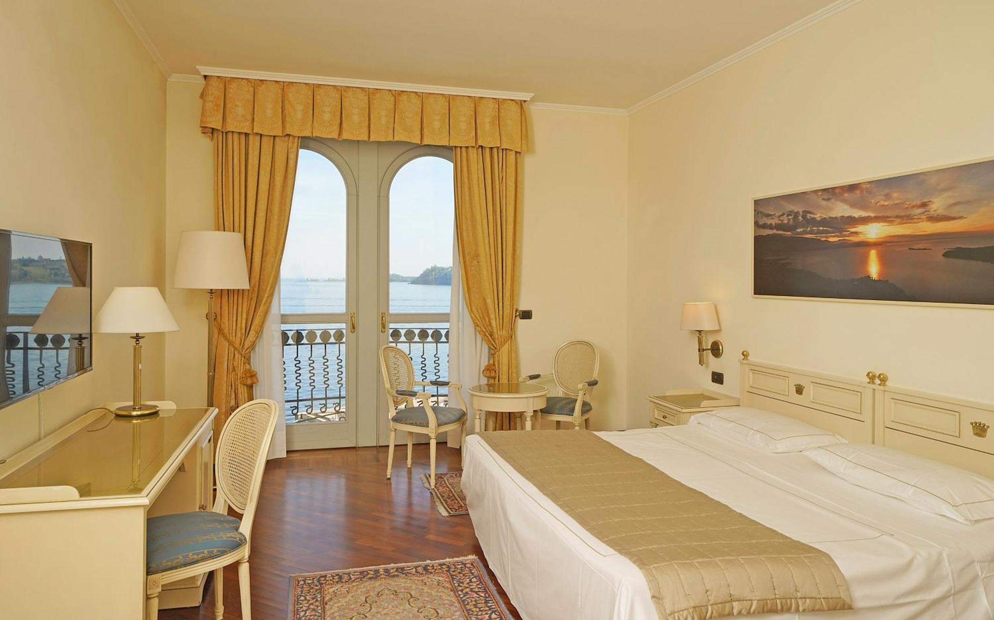 Hotel Savoy Palace Gardone Riviera Eksteriør bilde