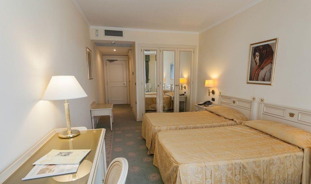 Hotel Savoy Palace Gardone Riviera Eksteriør bilde