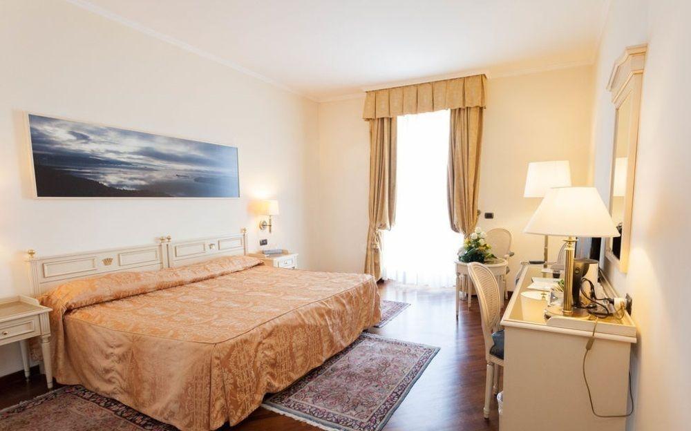 Hotel Savoy Palace Gardone Riviera Eksteriør bilde
