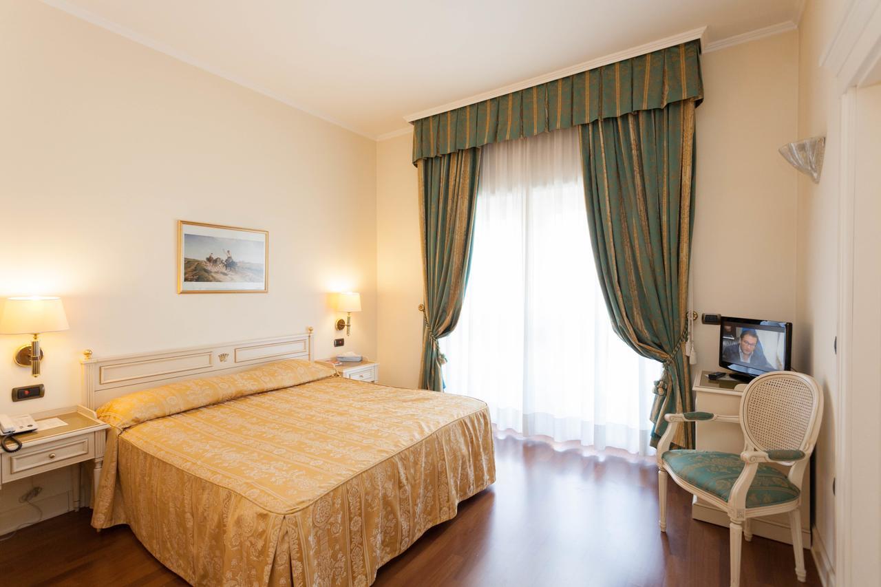 Hotel Savoy Palace Gardone Riviera Eksteriør bilde