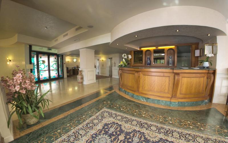 Hotel Savoy Palace Gardone Riviera Eksteriør bilde