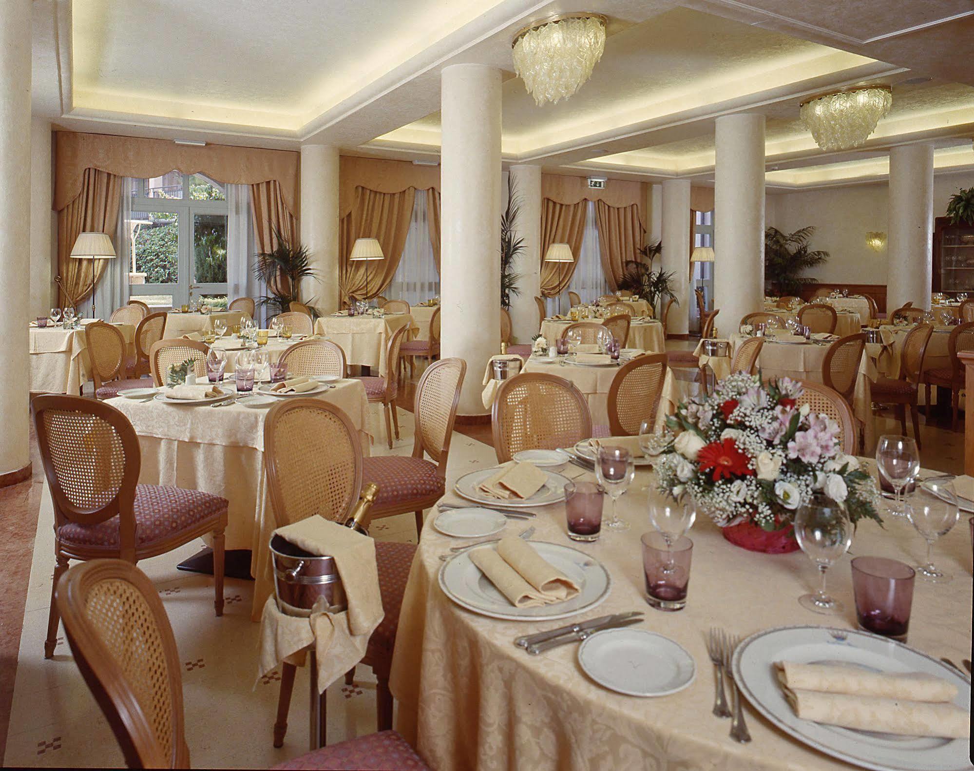 Hotel Savoy Palace Gardone Riviera Eksteriør bilde